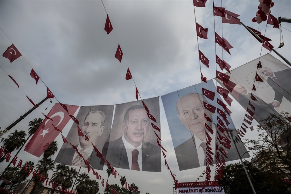 ak-parti-adana-2.jpg